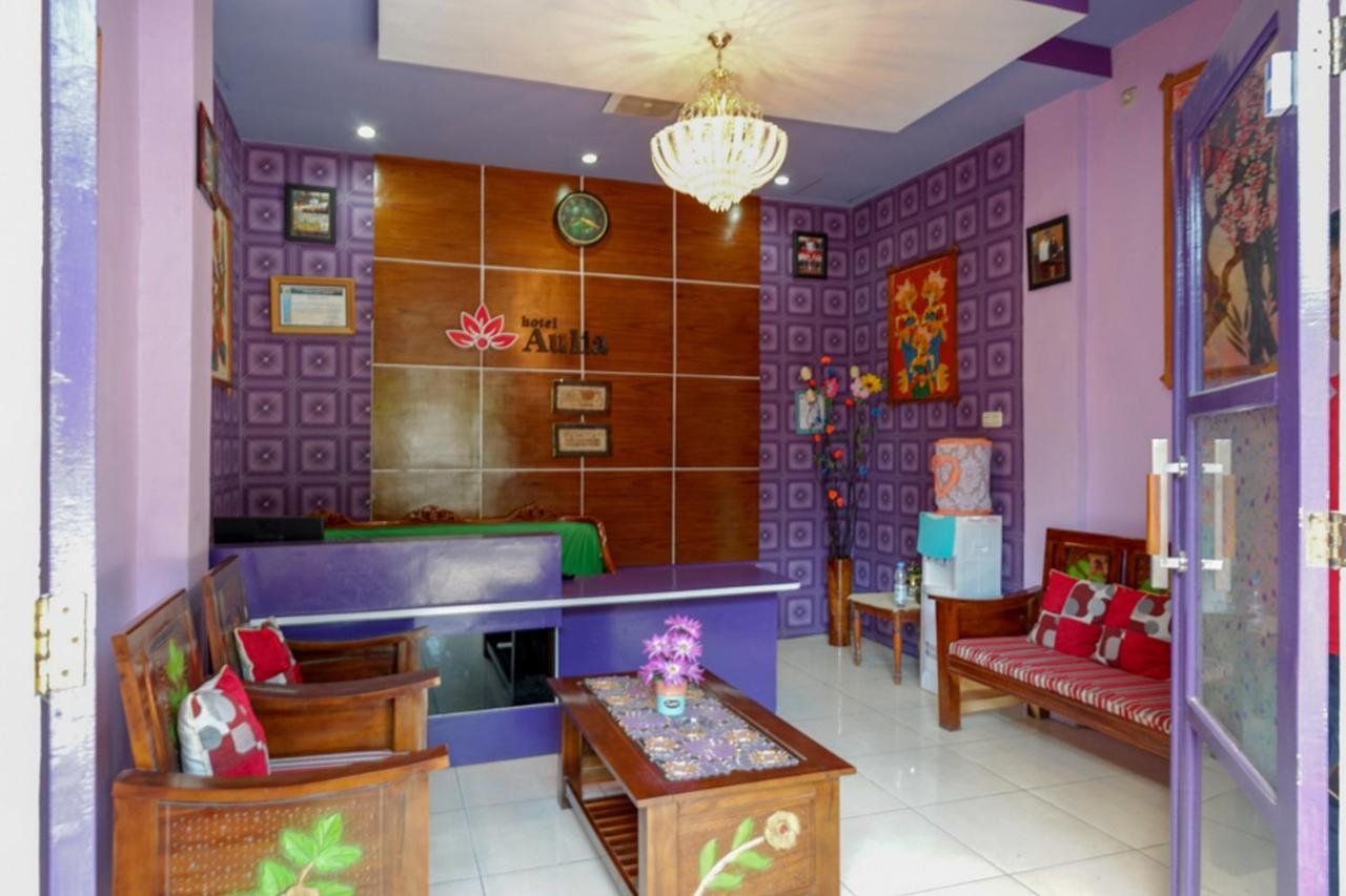 Reddoorz @ Hotel Aulia Majene מראה חיצוני תמונה