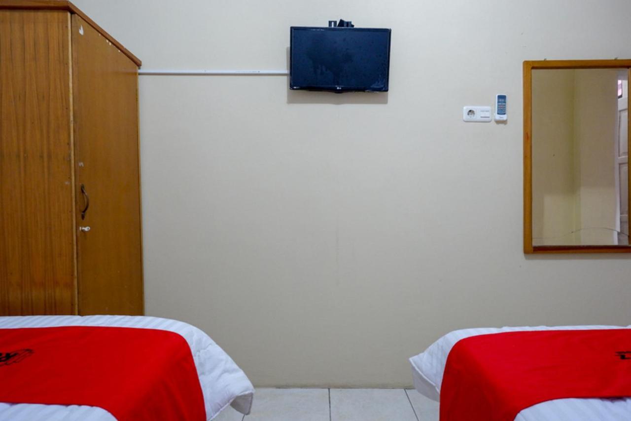 Reddoorz @ Hotel Aulia Majene מראה חיצוני תמונה
