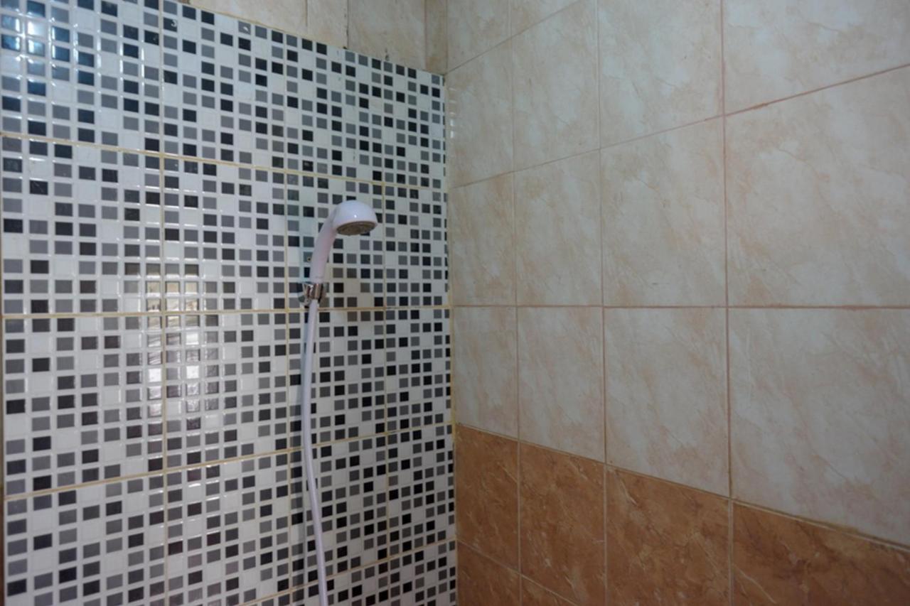 Reddoorz @ Hotel Aulia Majene מראה חיצוני תמונה