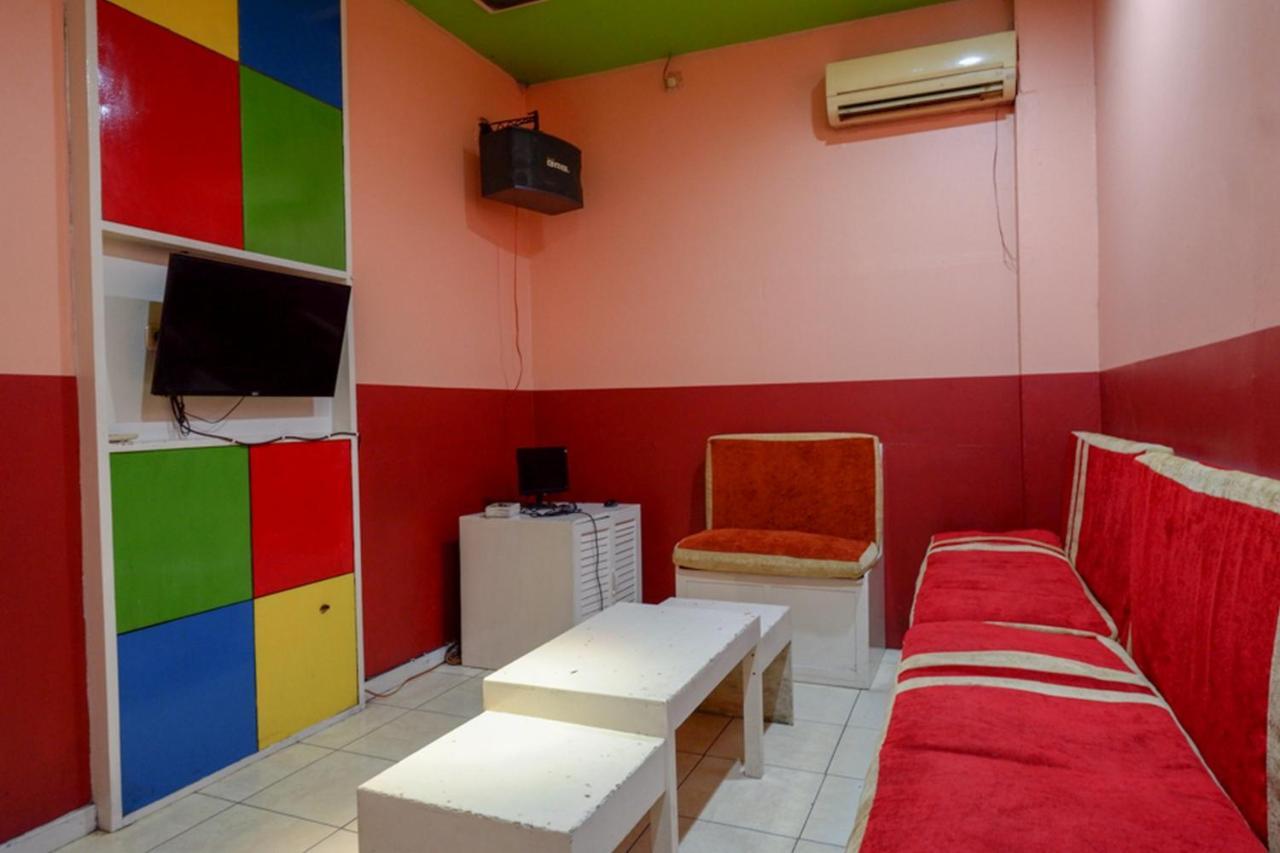 Reddoorz @ Hotel Aulia Majene מראה חיצוני תמונה