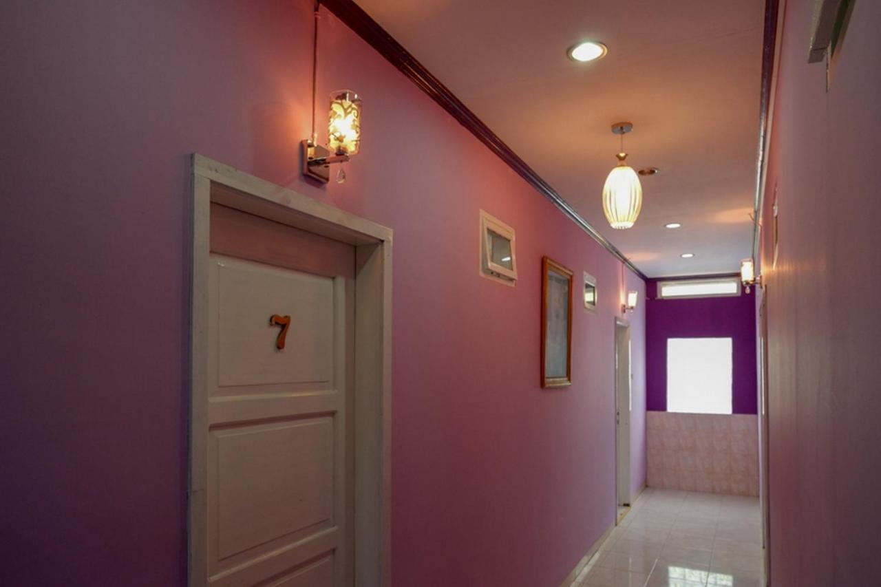 Reddoorz @ Hotel Aulia Majene מראה חיצוני תמונה