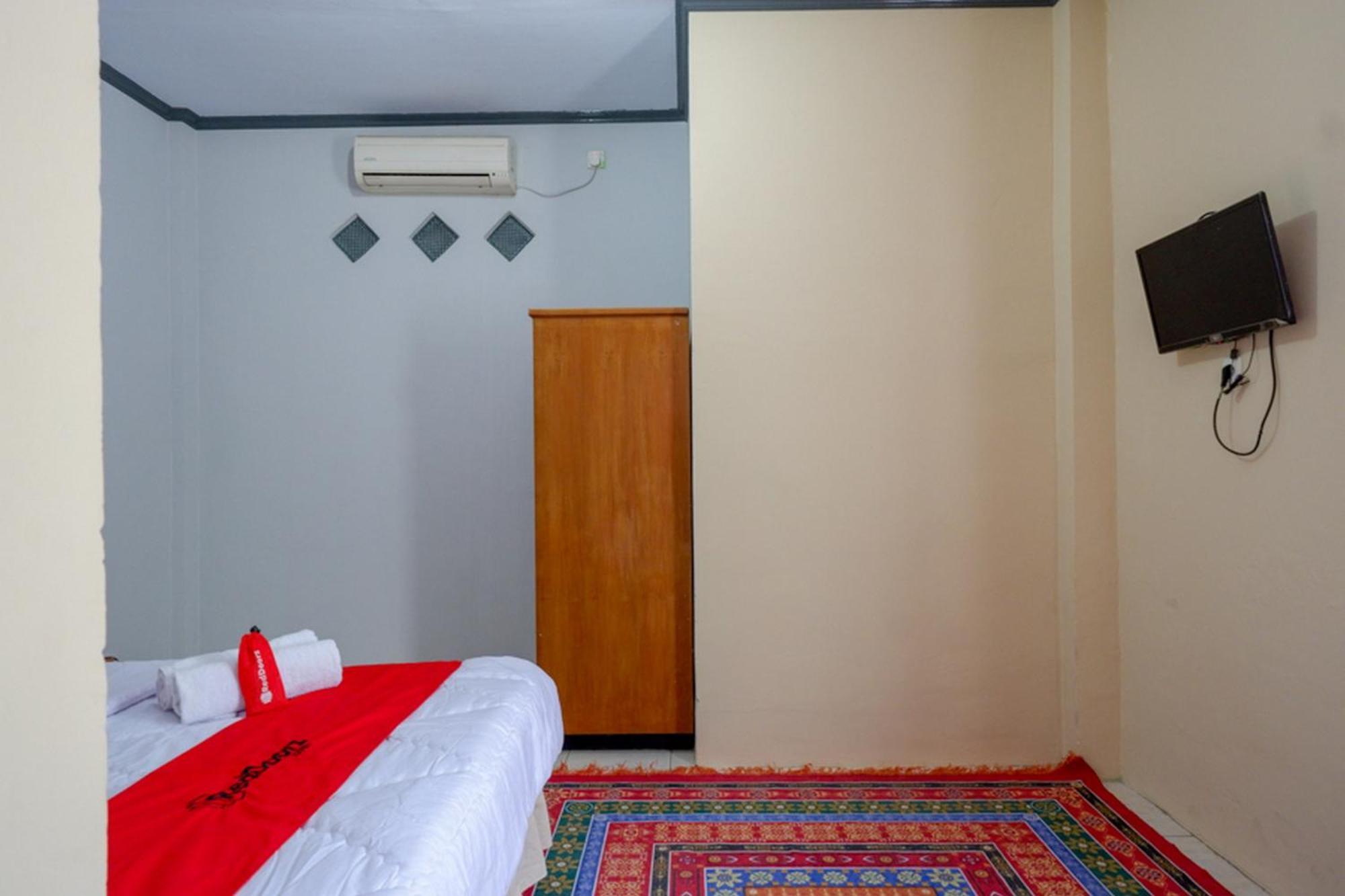 Reddoorz @ Hotel Aulia Majene מראה חיצוני תמונה
